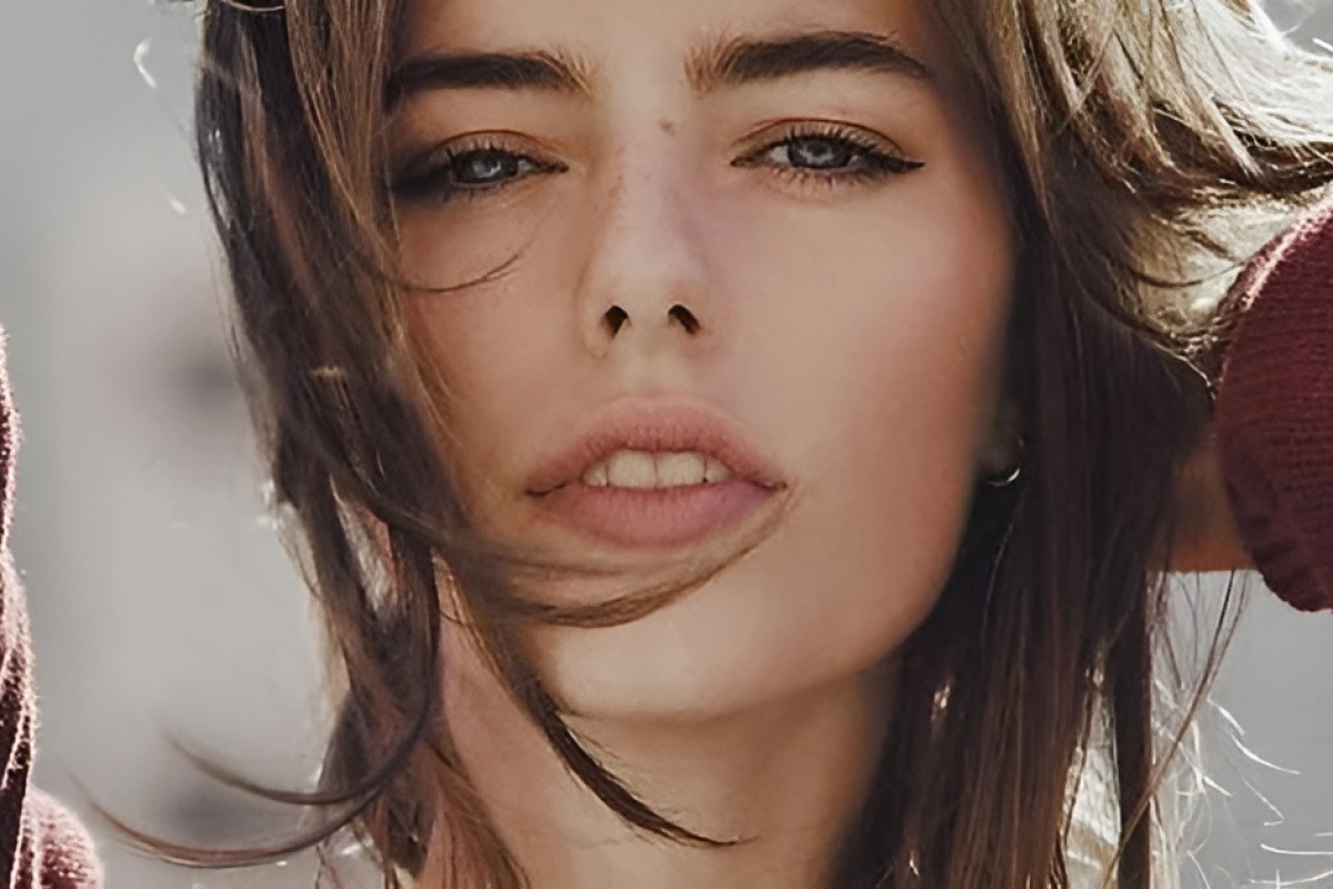 Instagram model warns of dangers of shared make up brushes